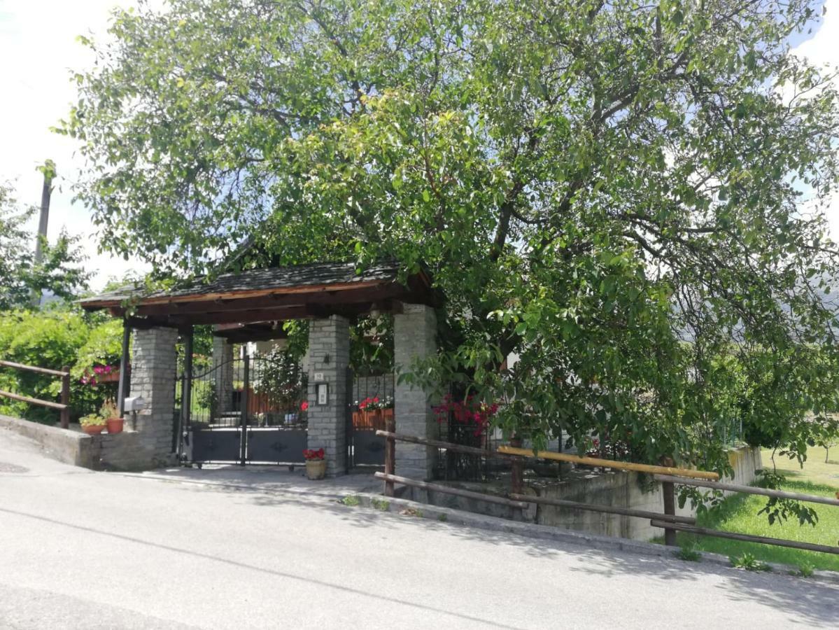 La Taverna Di Elide Aymavilles Exterior photo